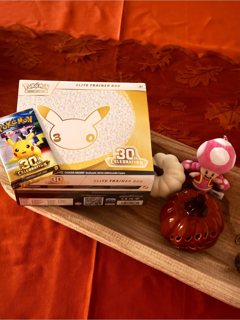 Elite Trainer Box 30th Celebration - White & Gold
